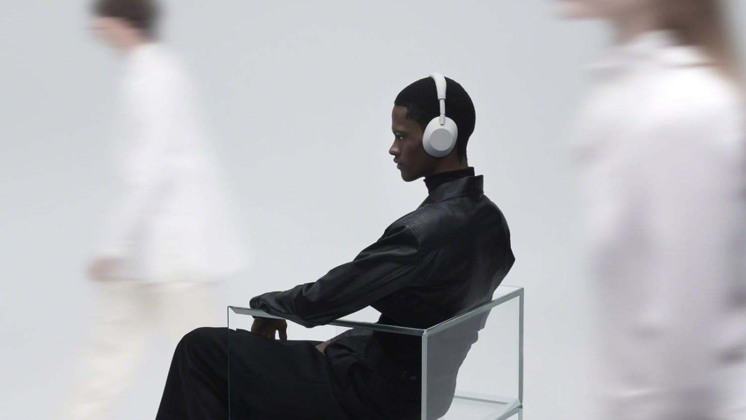 Sony WH-1000XM6 Wireless Noise-Canceling Headphones (Silver) Bundle with Rechargeable Clip-On Light (2 Items)
