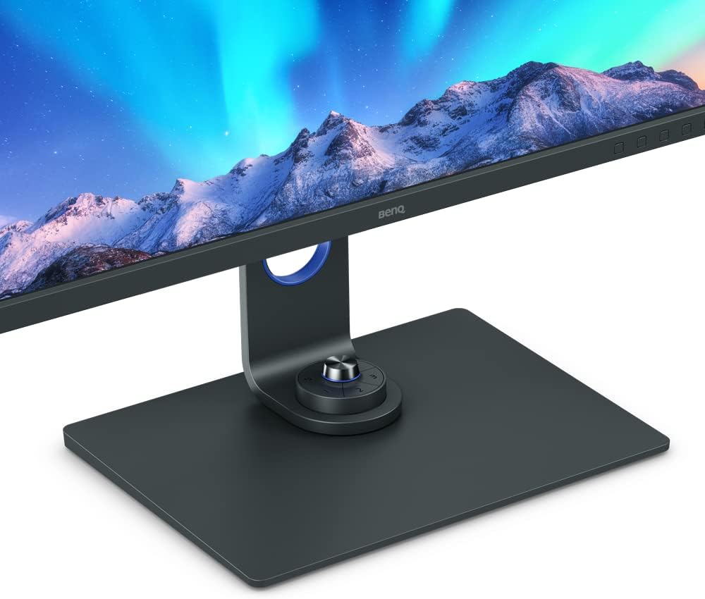 BenQ SW321C Photo Video Editing Monitor 32' 4K UHD | 99% AdobeRGB,100% sRGB,95% P3 | IPS | Hardware Calibrated | 16 bit 3D LUT | DeltaE ≤2 | Uniformity | HLG | AQCOLOR | Ergonomic | USB-C(60W), Black