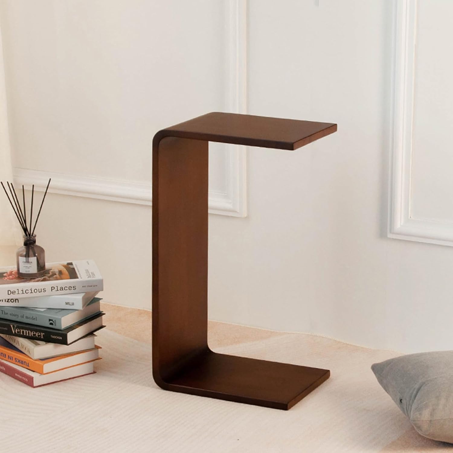 C Shaped End Table, Solid Wood Sofa Side Table for Couch, Bed, and Living Room, Space-Saving Small Snack Table for Bedroom, Office, or Balcony, Wooden Nightstand for Laptop and Narrow Spaces