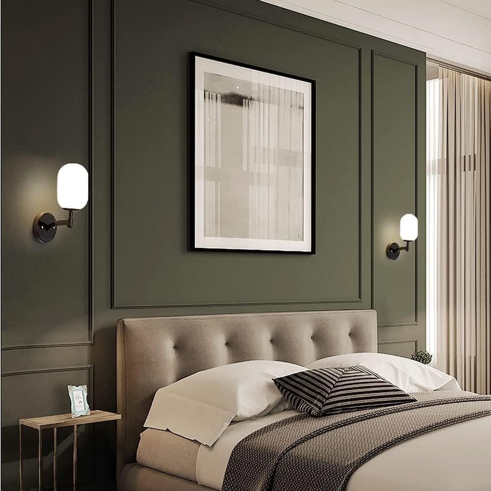 Creative Wrought Iron Wall Sconce Black Minimalist Wall Lamp with Glass Lampshade Edison E14 Indoor Lighting Fixtures for Loft Coffee Bar Living Room Dining Room