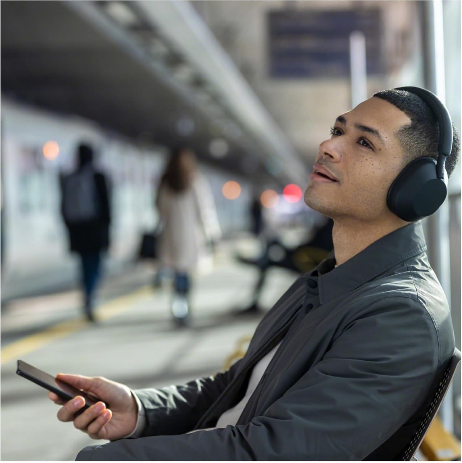 Sony WH-1000XM5 Wireless Noise Canceling Over-Ear Headphones (Black) Bundle with Rechargeable Clip-On Light (2 Items)