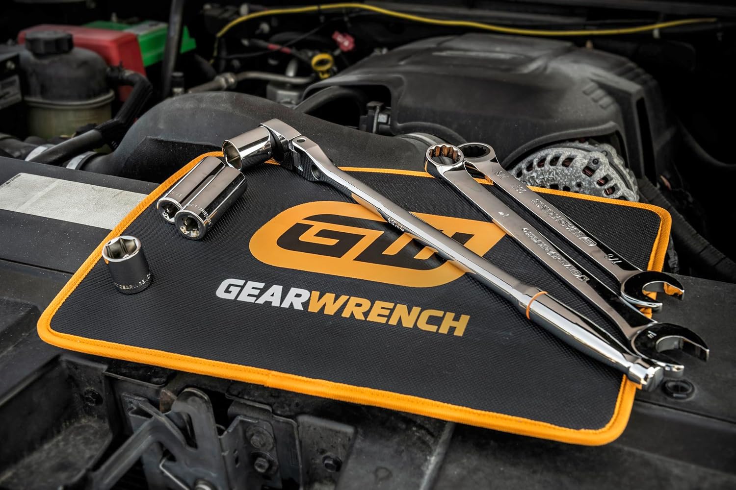 GEARWRENCH 18' X 12' High Strength Magnetic Tool Mat | GWMAGMAT1812