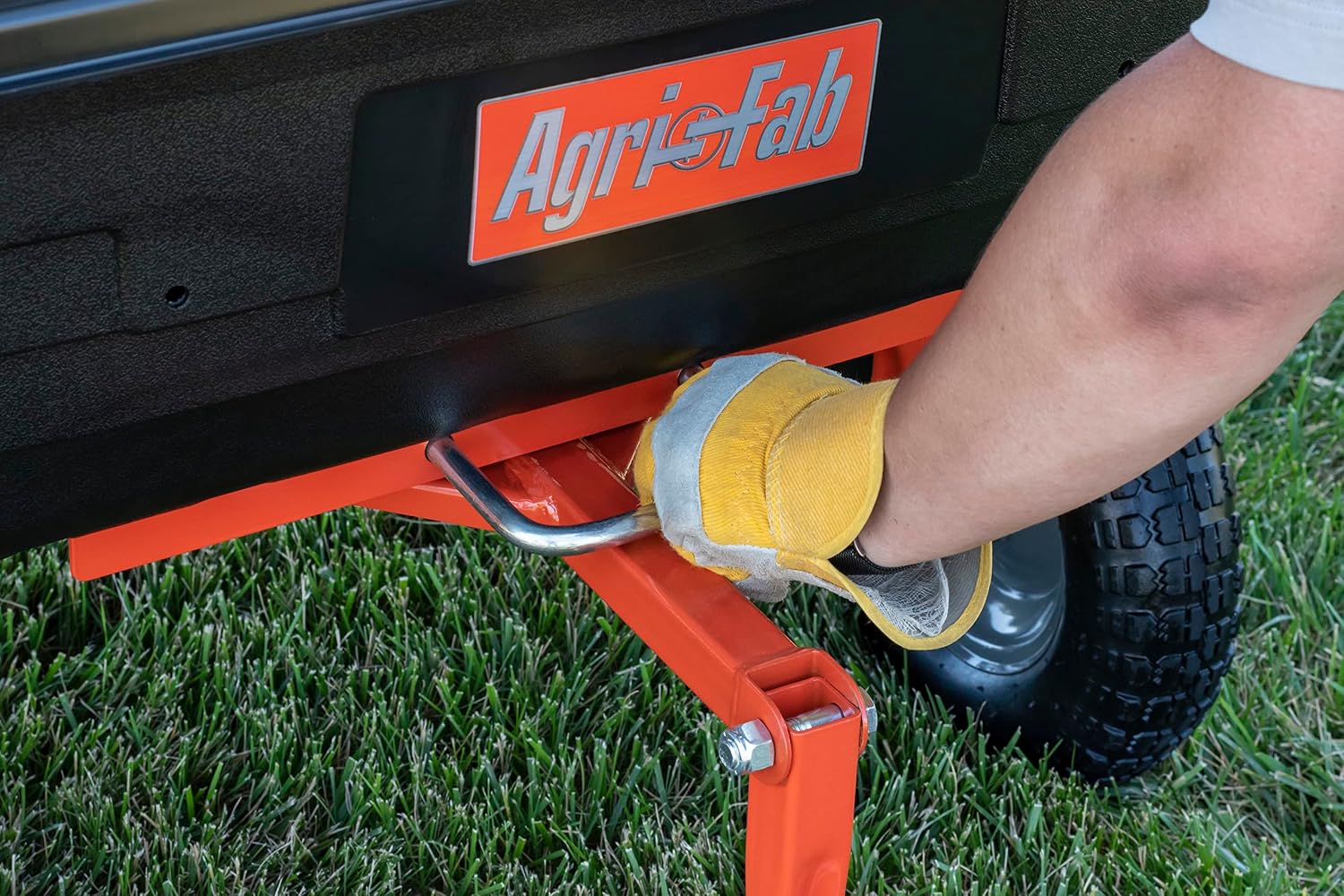 Agri-Fab 45-0594 4-Wheel Poly Convertible Pull/Tow Garden Dump Cart 1,200lb Tow Capacity Black