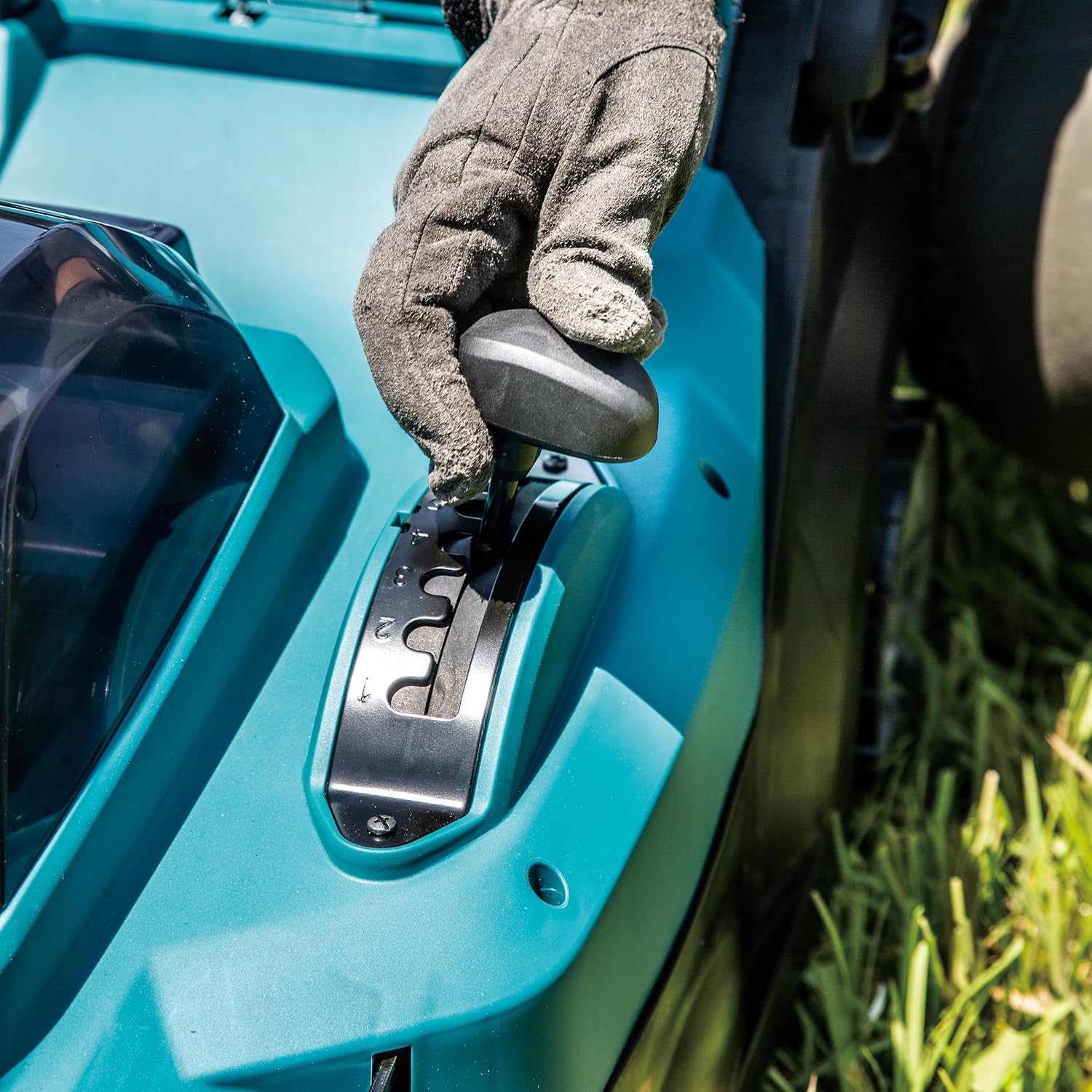 Makita LM004GZ 40V Max Li-ion XGT Brushless 43cm Lawn Mower, Batteries and Charger Not Included